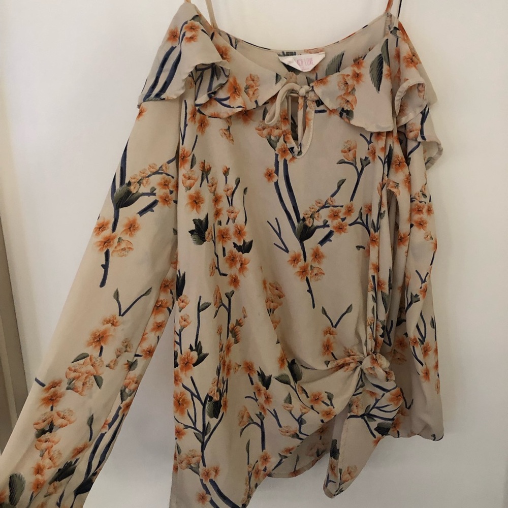 Floral Long sleeve open shoulder top